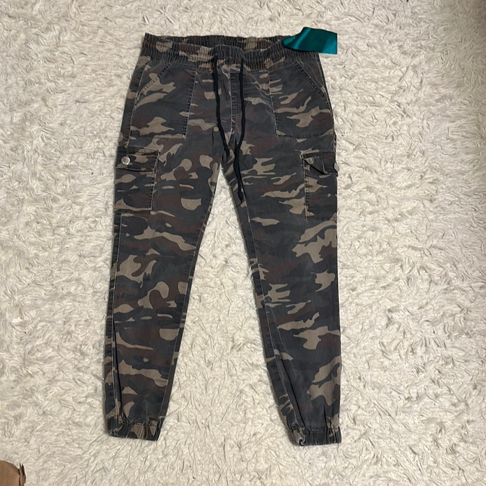VIP camouflage pants..  size 15/16.  Waist drawstring and elastic ankle cuff.